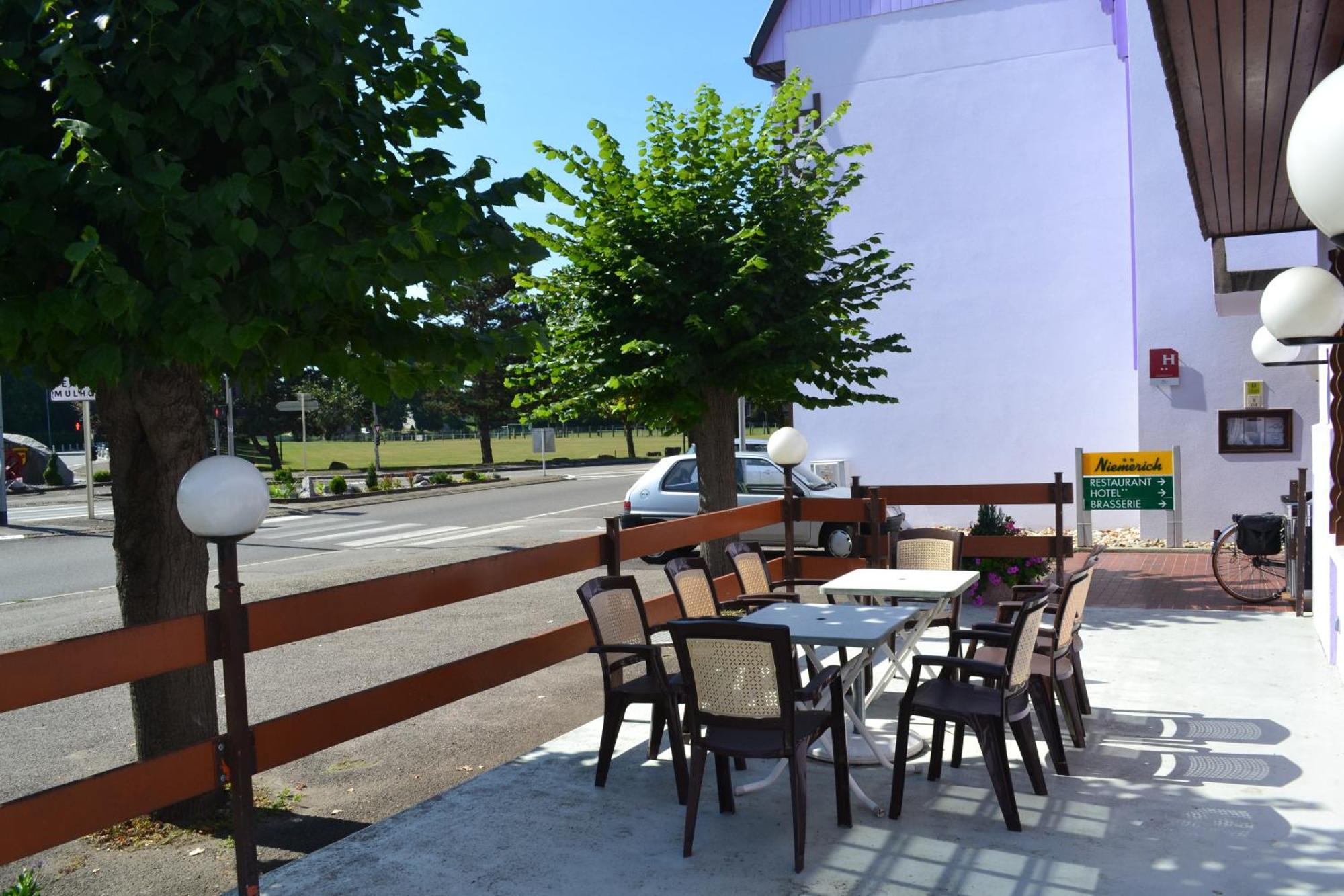 Hotel Restaurant Niemerich Пюльверсайм Экстерьер фото